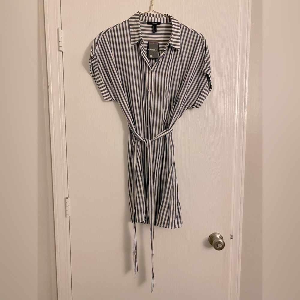 Forever 21 MIDI Button Up Dress - Medium